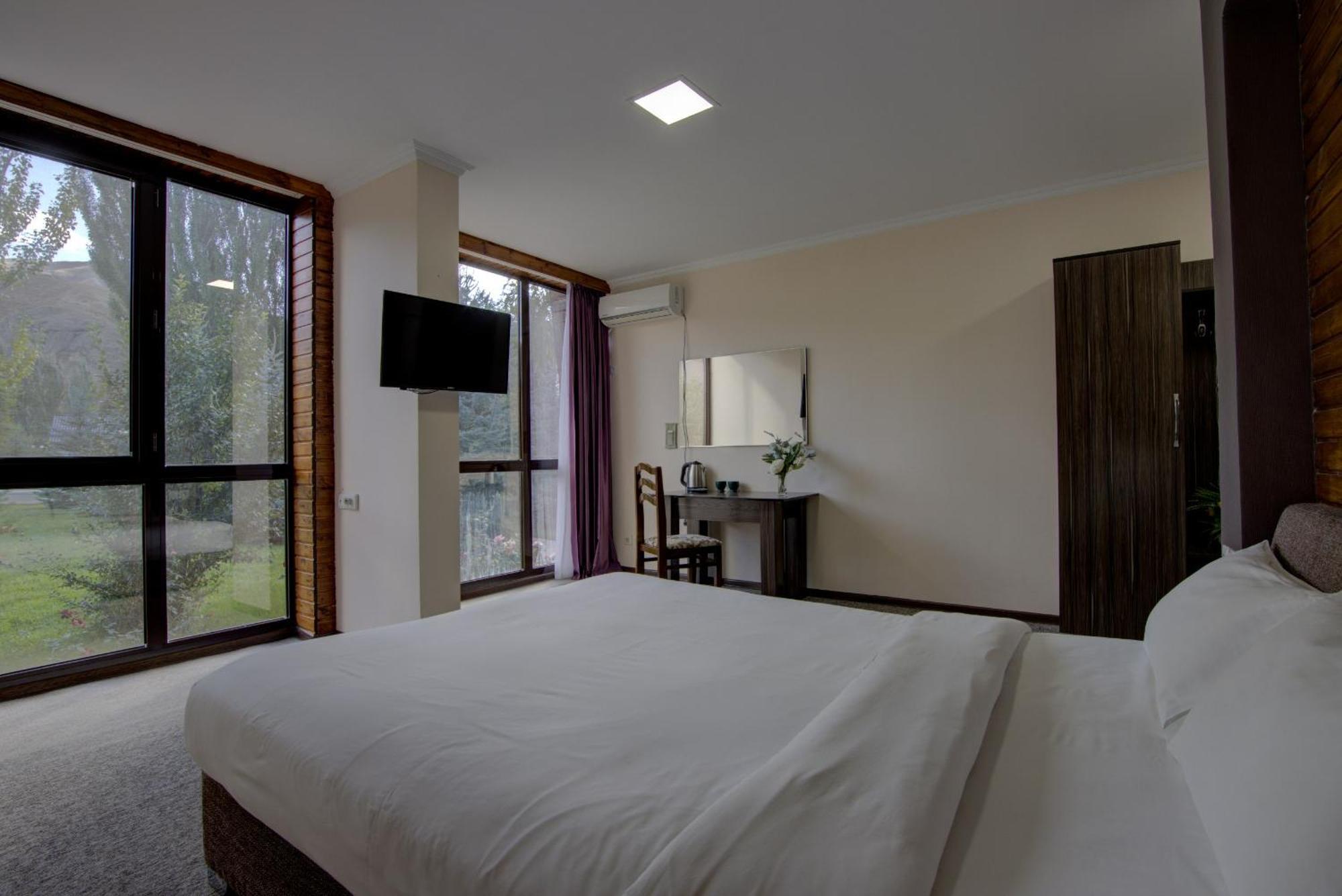 Khan Tengri Hotel Naryn Exterior photo