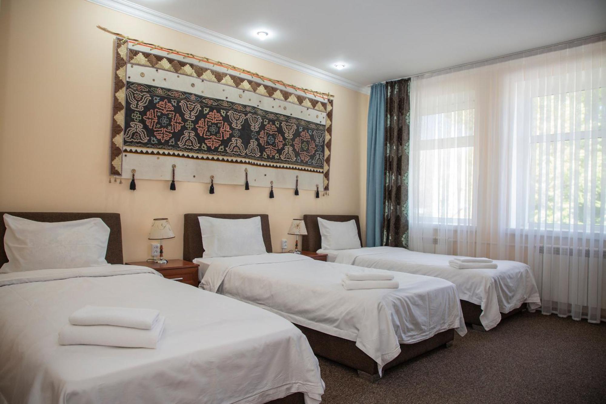 Khan Tengri Hotel Naryn Exterior photo