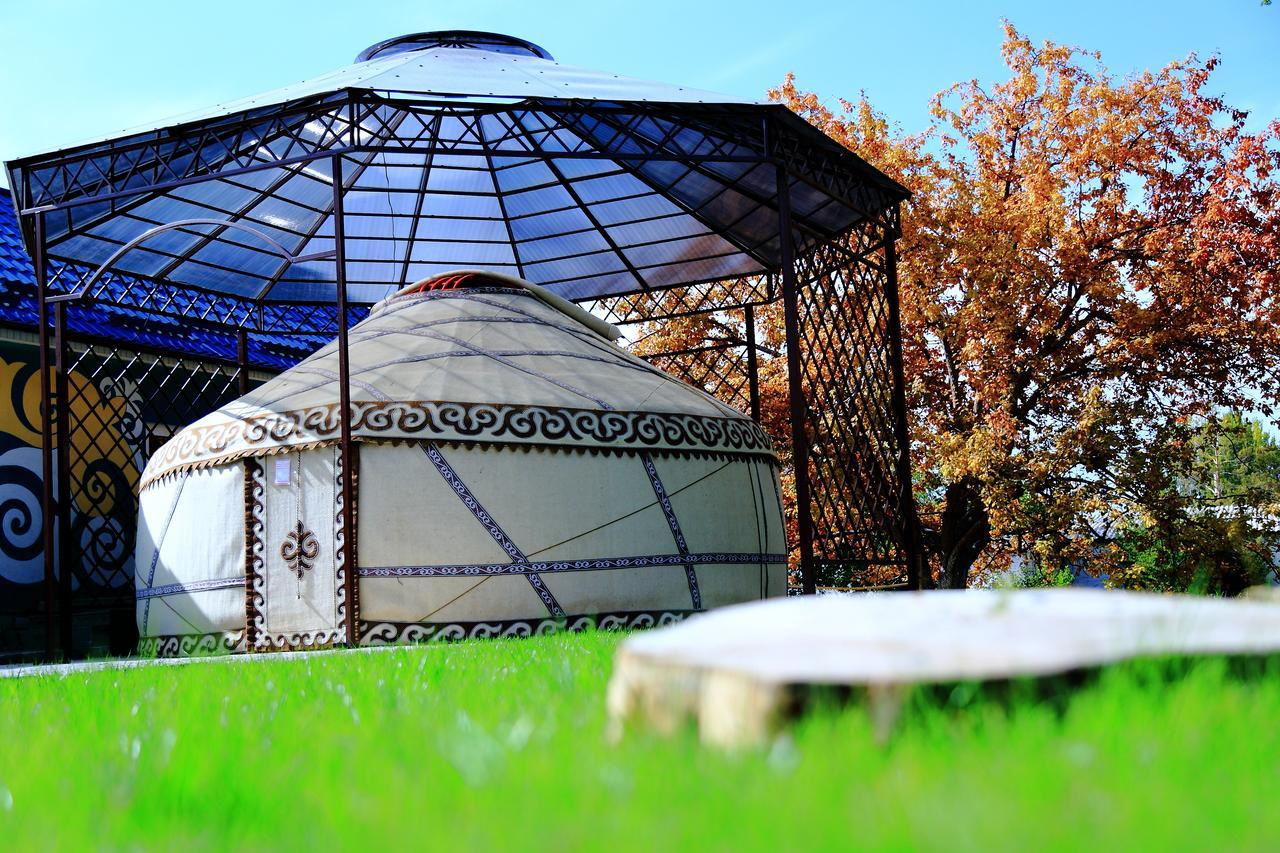 Khan Tengri Hotel Naryn Exterior photo
